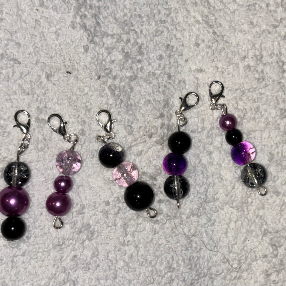 Elegant Purple and Black Beaded stitmarkers (handmade) (5 pieces)